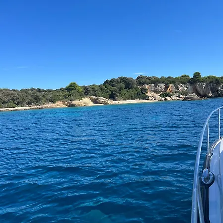 Fajen アパート Sukošan