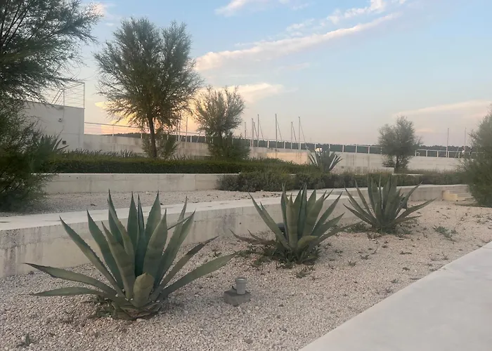 アパート Fajen Sukošan